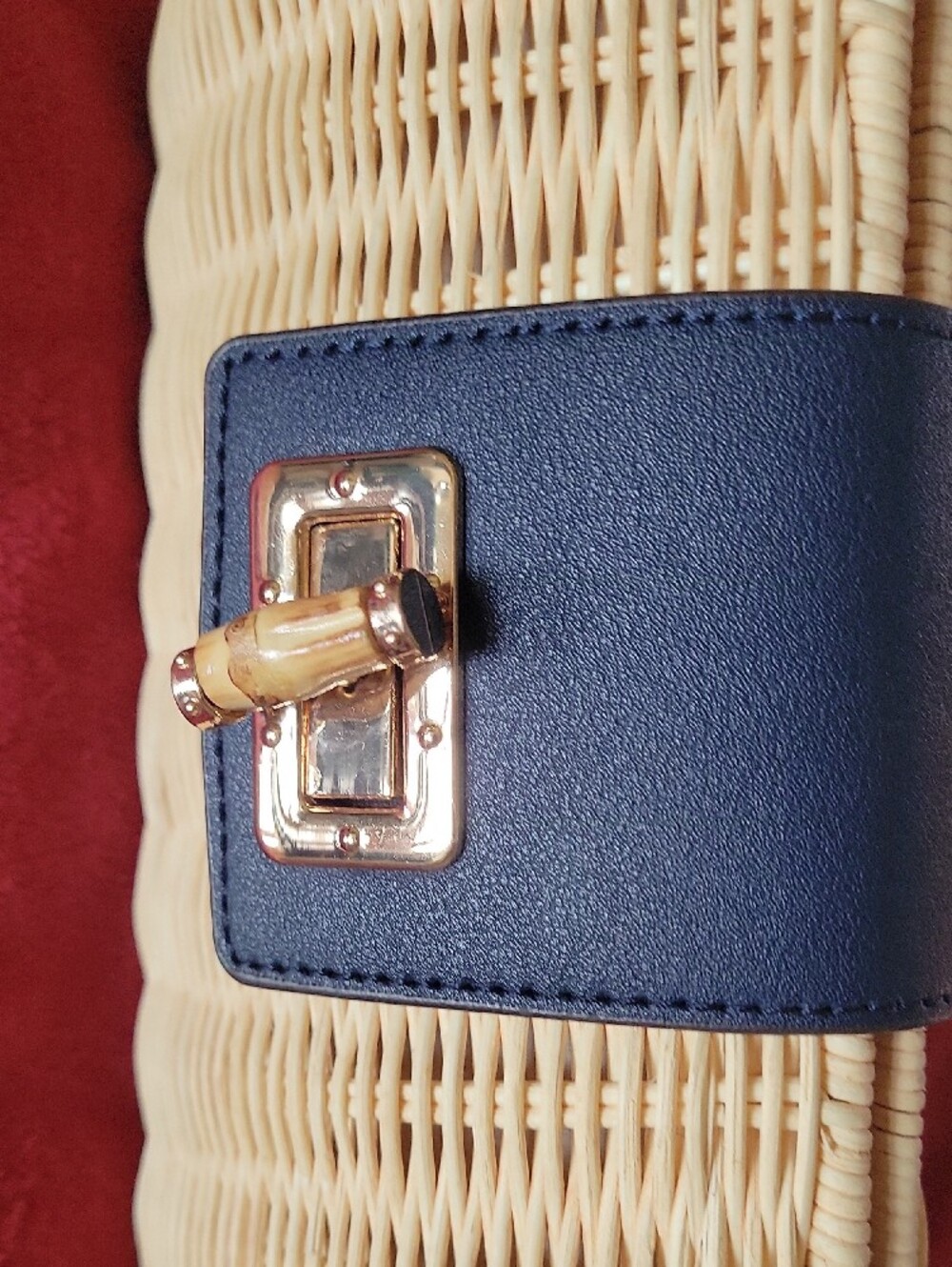 Tommy BAHAMA Straw Crossbody Bag with Navy Trim and Gold Hardware - Picture 4 of 4